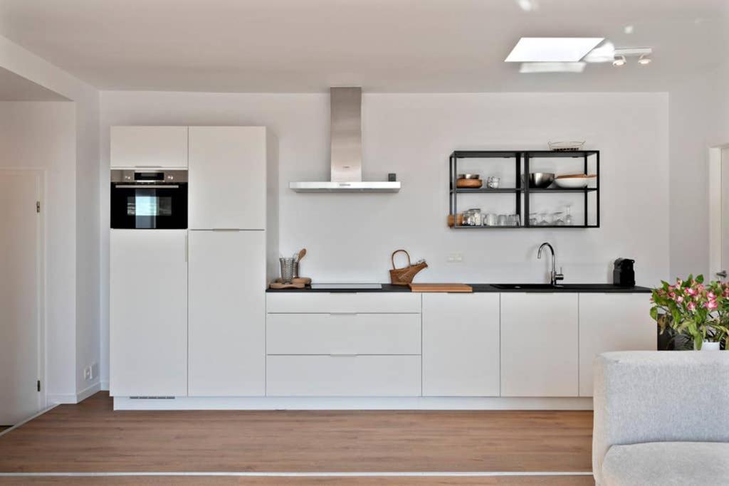 City Penthouse, Rooftop Terrace, Free Netflix, Wifi And Airco Antwerpen Bagian luar foto